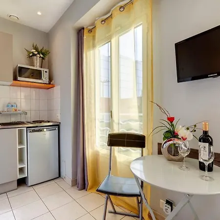 Studio N5 Massena Centre Apartment